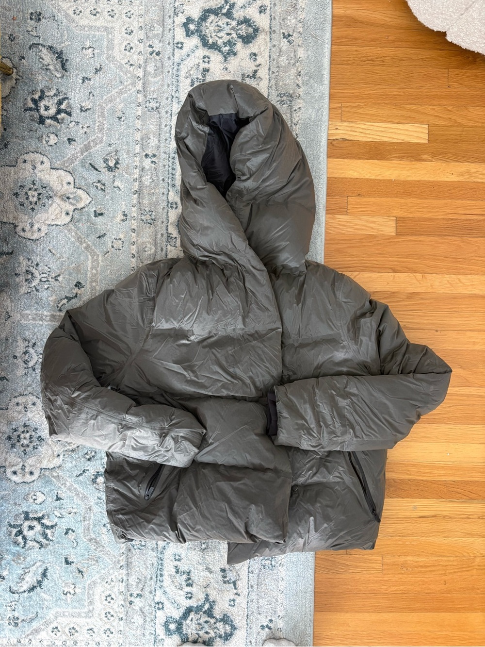 Women’s Lululemon Olive Hooded Puffer Jacket
